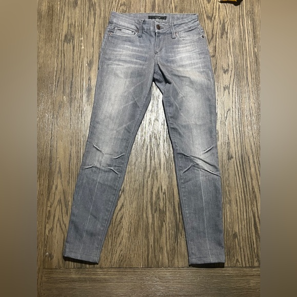 Excellent condition! Joe's Jeans in grey wash color. Fit: Chelsea - Picture 3 of 4